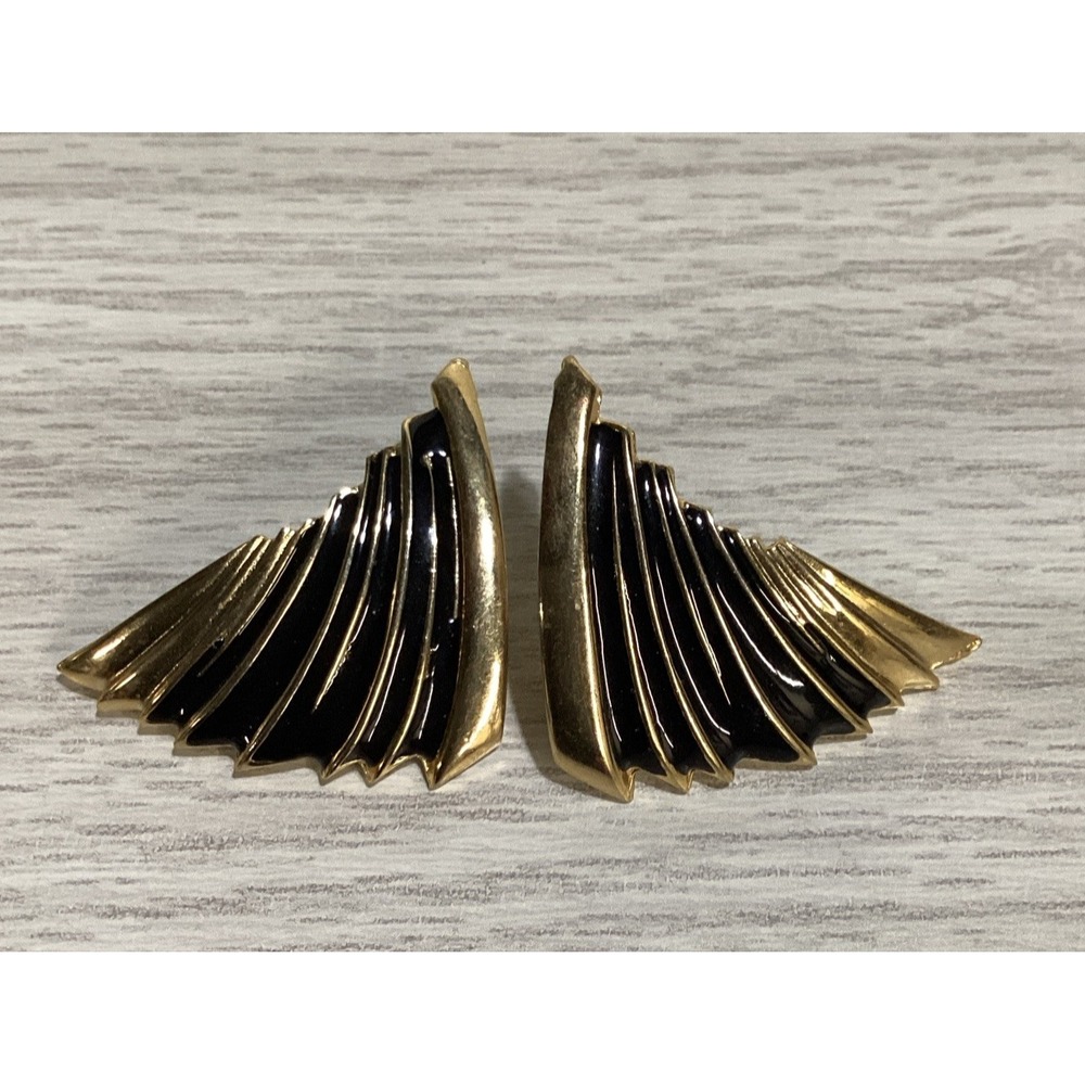 Goldtone Clip On Earrings w/ Black Enamel Textured Vintage A37